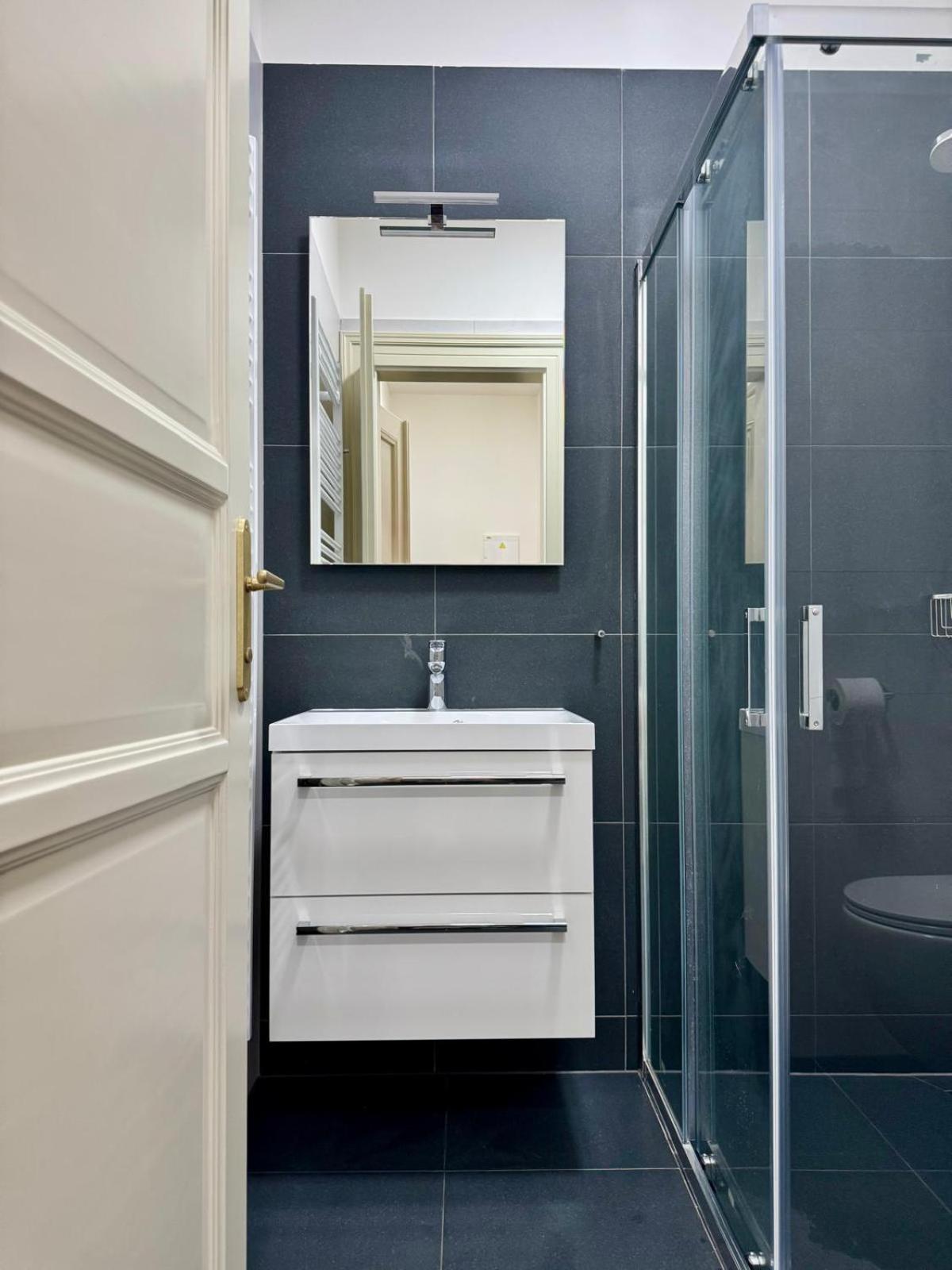 Pearl Bee Deluxe Suites Plzeň Extérieur photo