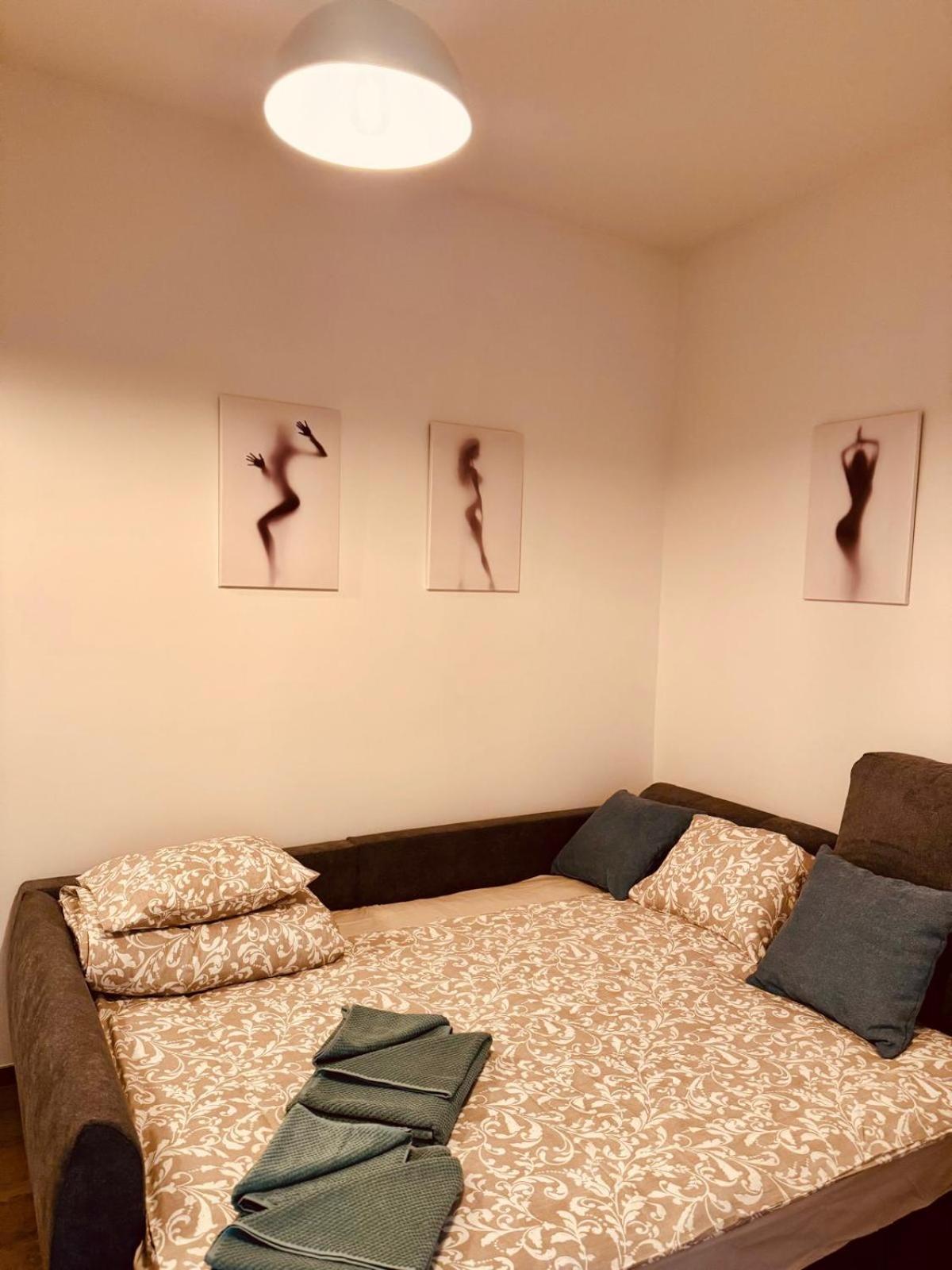 Pearl Bee Deluxe Suites Plzeň Extérieur photo