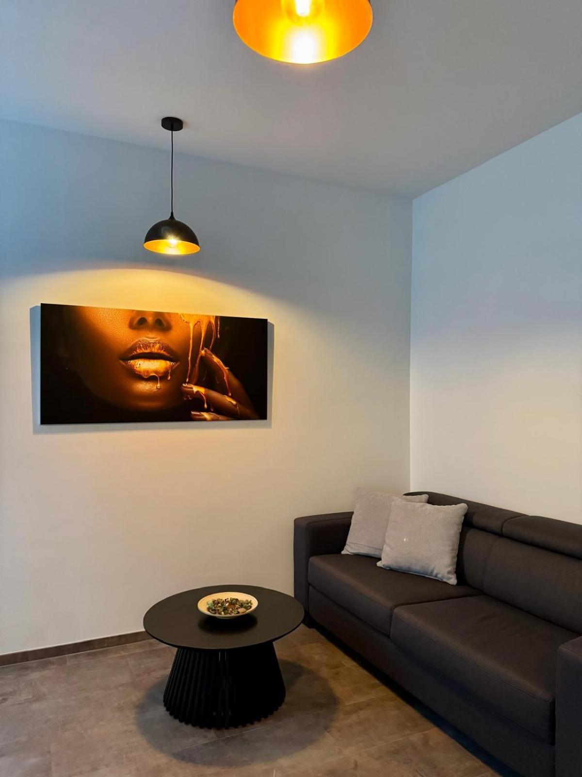Pearl Bee Deluxe Suites Plzeň Extérieur photo
