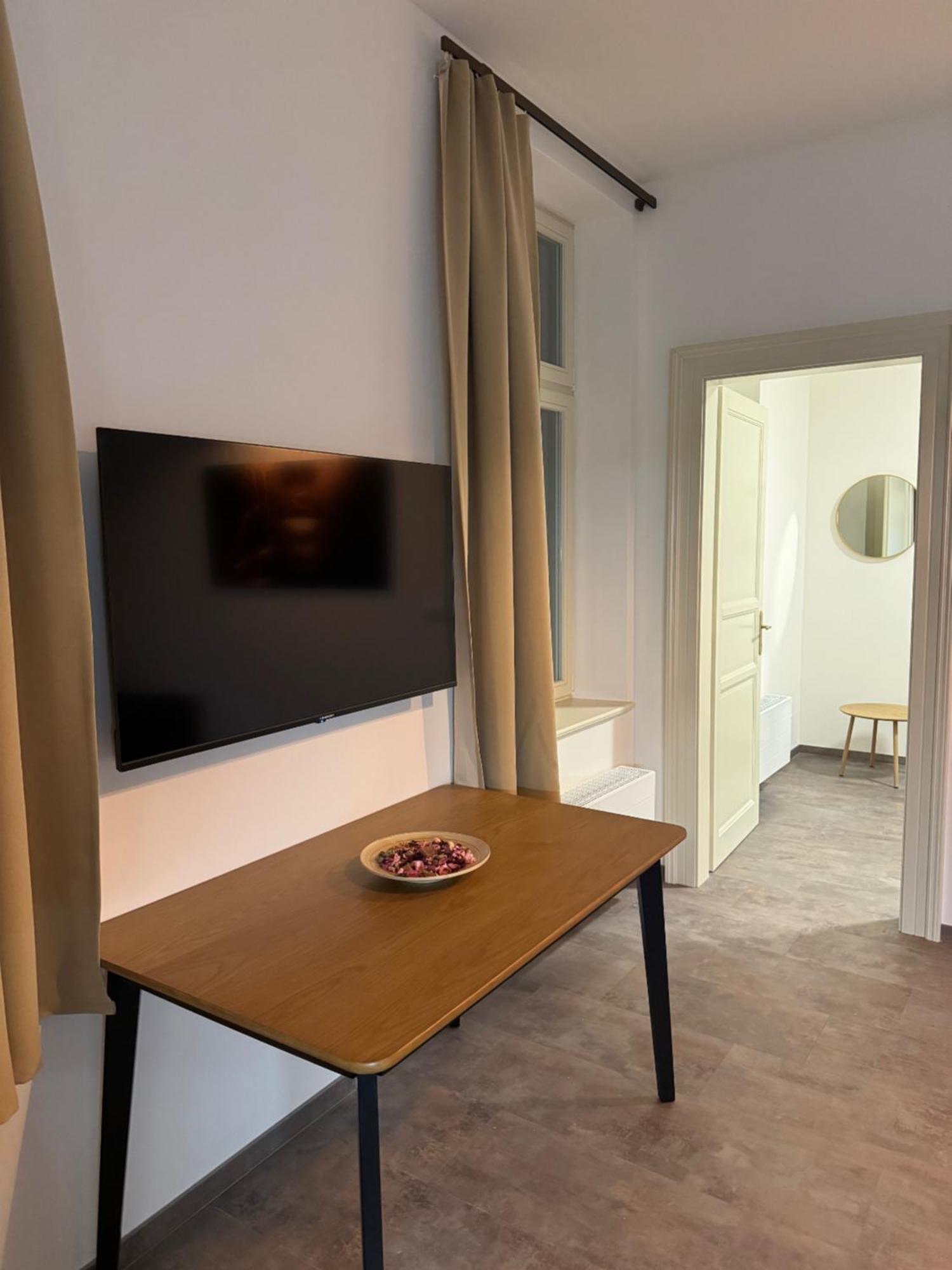 Pearl Bee Deluxe Suites Plzeň Extérieur photo