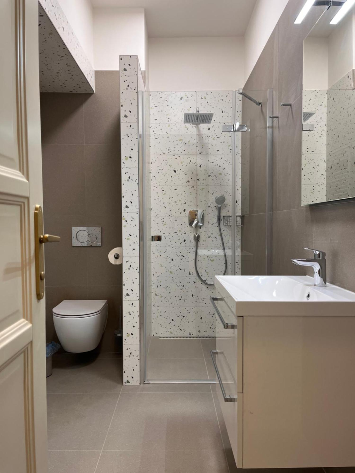 Pearl Bee Deluxe Suites Plzeň Extérieur photo