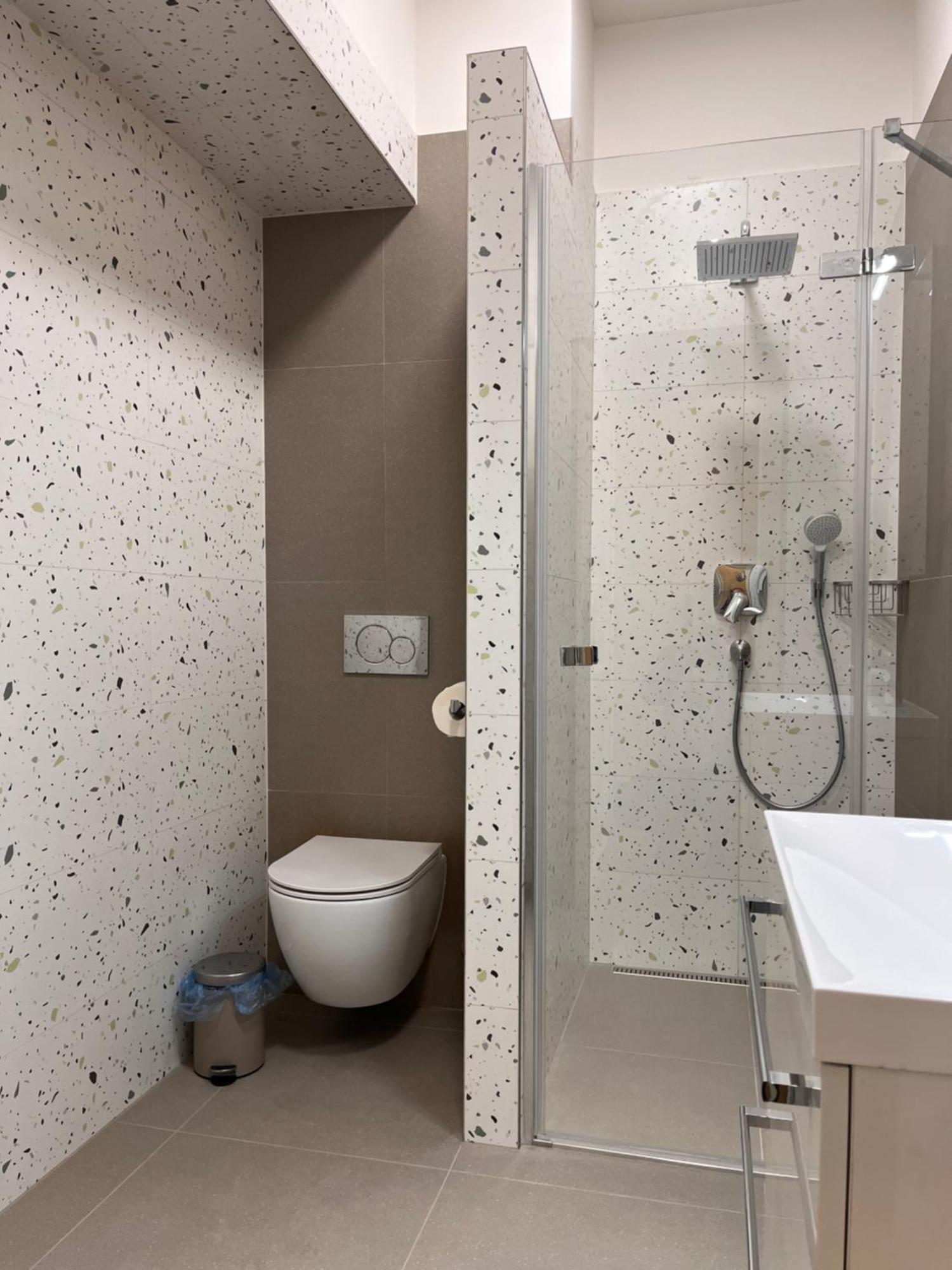 Pearl Bee Deluxe Suites Plzeň Extérieur photo